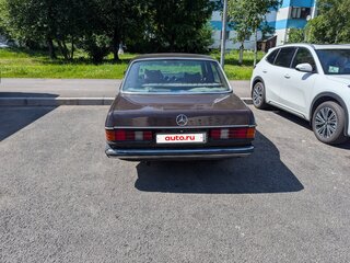 1980 Mercedes-Benz W123 200 4-speed, коричневый, 600000 рублей, вид 3