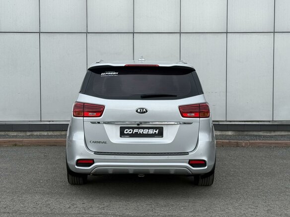 2018 Kia Carnival III, серый, 2150000 рублей - вид 2