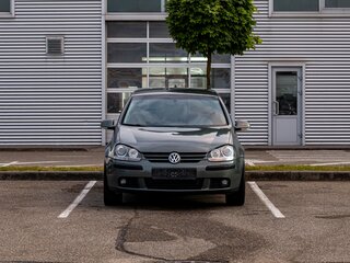 2006 Volkswagen Golf V, серый, 745000 рублей, вид 2