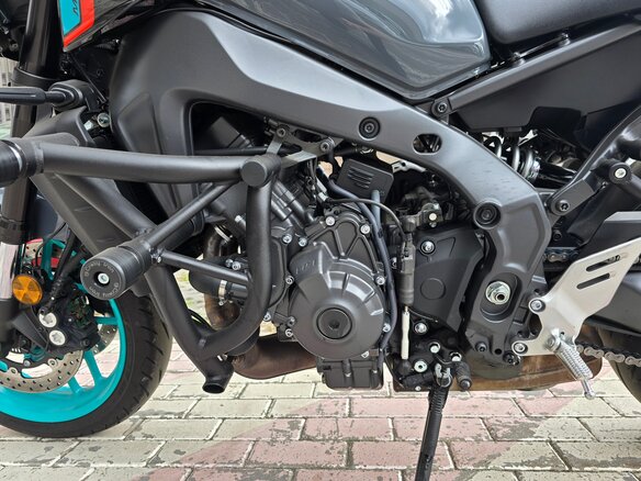 2024 Yamaha MT-09 (FZ-09), серый - вид 6