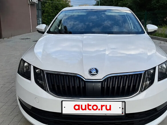 2018 Skoda Octavia III (A7) Рестайлинг, белый, 1450000 рублей