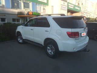 2007 Toyota Fortuner I, белый, 2200000 рублей, вид 2