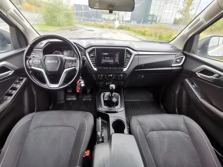 2021 Isuzu D-Max III, белый, 2900000 рублей, вид 3