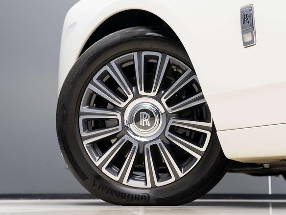 2023 Rolls-Royce Phantom Extended VIII Рестайлинг (Series II), белый, 49100000 рублей - вид 11