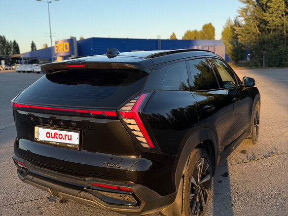 2023 Geely Atlas II, чёрный, 2680000 рублей - вид 1