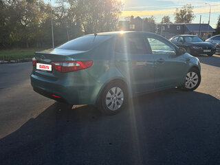 2012 Kia Rio 4-speed III, зелёный, 850000 рублей, вид 5