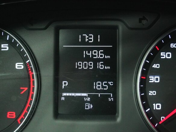 2012 Audi A1 I (8X), красный - вид 19