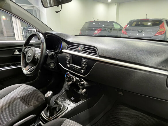 2020 Kia Rio IV, белый, 1545000 рублей - вид 10