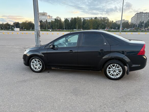 2008 Ford Focus II Рестайлинг, чёрный, 400000 рублей - вид 5