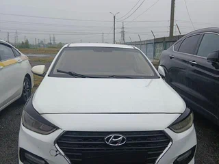 2018 Hyundai Solaris II, белый, 550000 рублей, вид 1