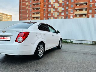 2013 Chevrolet Aveo II, белый, 680000 рублей, вид 4
