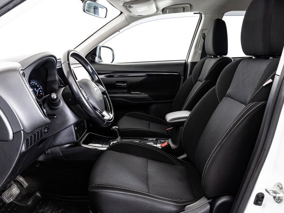2020 Mitsubishi Outlander III Рестайлинг 3, белый, 1949000 рублей - вид 16