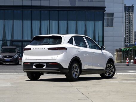 2025 FAW Bestune Joyee 03 48 kWh, серебристый, 2173003 рублей, вид 5