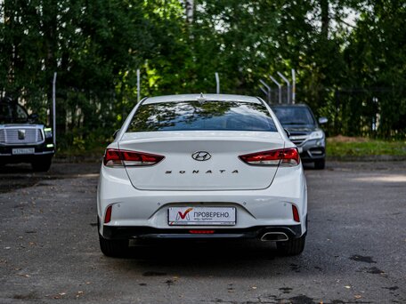 2018 Hyundai Sonata VII (LF) Рестайлинг, белый, 1525000 рублей, вид 4