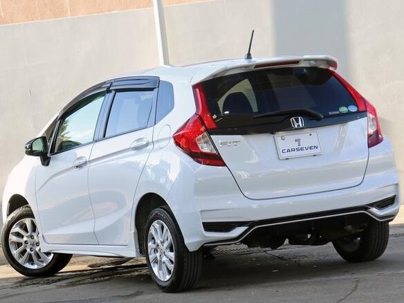 2020 Honda Fit III Рестайлинг, белый, 1055000 рублей - вид 5