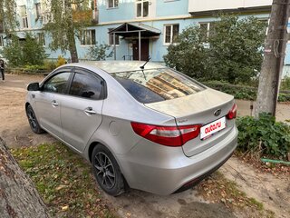 2012 Kia Rio 5-speed III, серебристый, 860000 рублей, вид 4