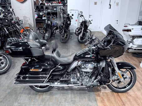 2023 Harley-Davidson Road Glide Limited, чёрный, 3999000 рублей, вид 3