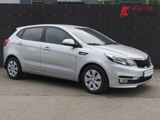 2017 Kia Rio III Рестайлинг, серебристый, 1245000 рублей, вид 3