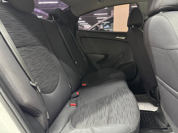 2014 Hyundai Solaris I Рестайлинг, белый, 650000 рублей - вид 24