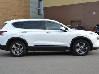 2021 Hyundai Santa Fe IV Рестайлинг, белый, 2875000 рублей, вид 4