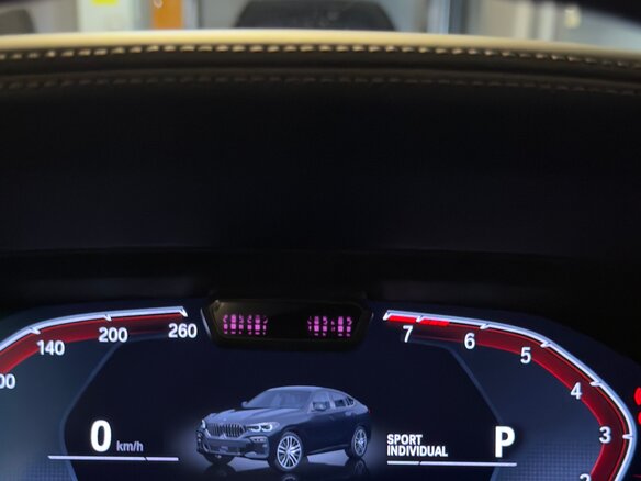 2021 BMW X6 40i III (G06), серебристый - вид 16