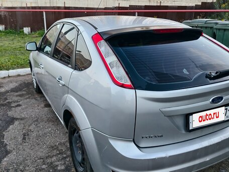 2011 Ford Focus II Рестайлинг, серебристый, 370000 рублей, вид 4