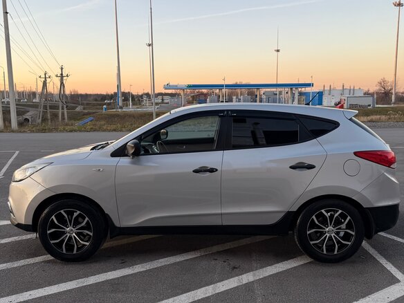 2011 Hyundai ix35 I, серебристый, 895000 рублей - вид 9