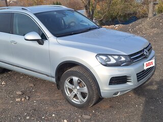 2010 Volkswagen Touareg II, серебристый, 1720000 рублей, вид 1