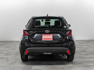 2020 Toyota Yaris IV, чёрный, 1075000 рублей, вид 4