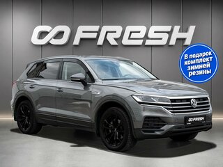 2018 Volkswagen Touareg III, серый, 3399000 рублей, вид 1