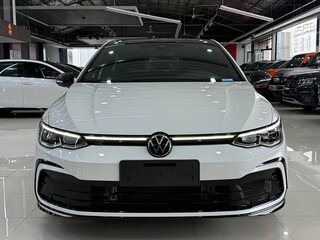 2023 Volkswagen Golf VIII, белый, 2140000 рублей, вид 2