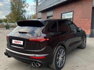 2016 Porsche Cayenne II Рестайлинг (958), коричневый, 3400000 рублей, вид 3