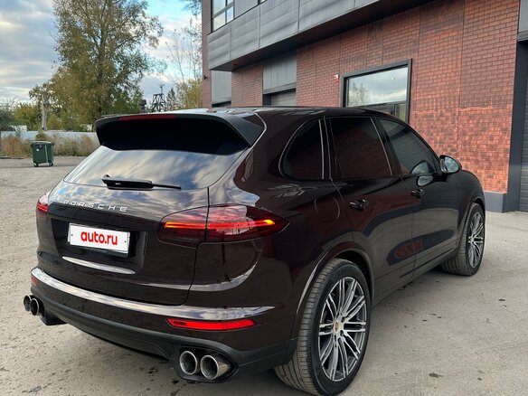 2016 Porsche Cayenne II Рестайлинг (958), коричневый, 3400000 рублей - вид 2