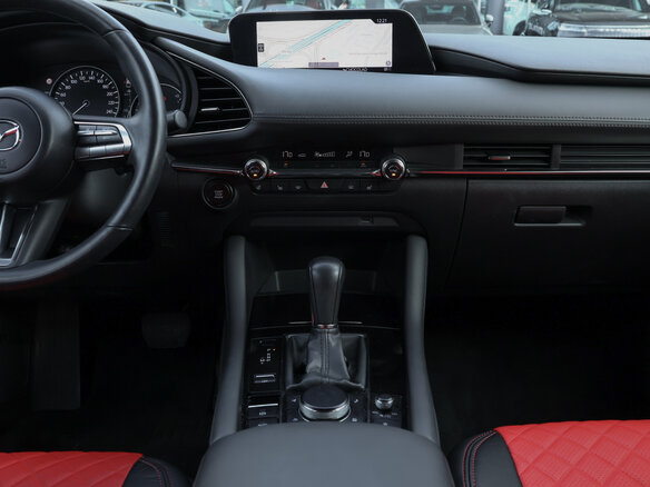 2019 Mazda 3 IV (BP), серый, 2190000 рублей - вид 22