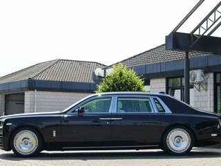 2026 Rolls-Royce Phantom Extended VIII Рестайлинг (Series II), чёрный, 84990000 рублей, вид 3