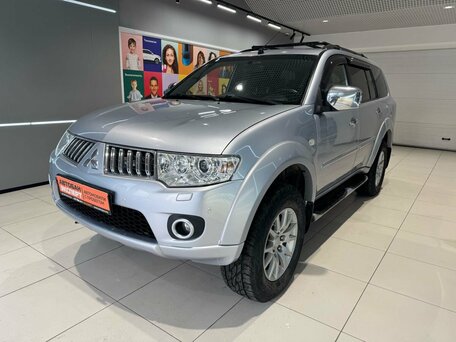 Mitsubishi Pajero Sport II