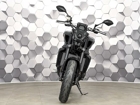 2021 Yamaha MT-09 (FZ-09), чёрный, 1027000 рублей, вид 5
