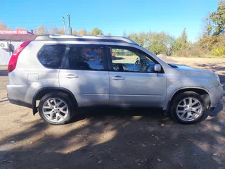 2014 Nissan X-Trail II Рестайлинг, серебристый, 1100000 рублей, вид 2
