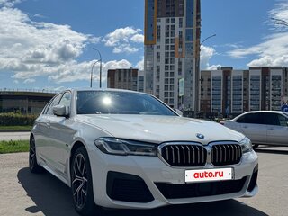 2021 BMW 5 серии 530e VII (G30/G31/G38) Рестайлинг, белый, 4350000 рублей, вид 2