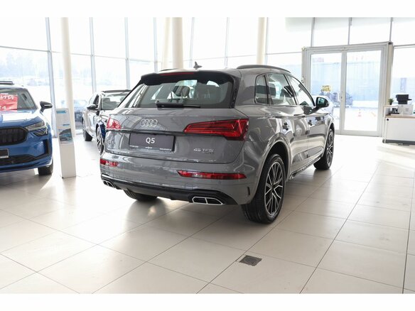 2025 Audi Q5 L 45 TFSI II (FY) Рестайлинг, серый - вид 4