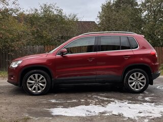2011 Volkswagen Tiguan I, красный, 1070000 рублей, вид 4