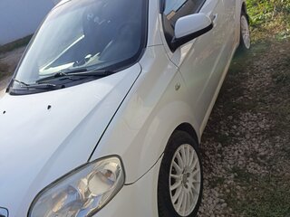 2011 Chevrolet Aveo I Рестайлинг, белый, 280000 рублей, вид 3
