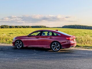 2020 Honda Accord X Рестайлинг, красный, 1900000 рублей, вид 4