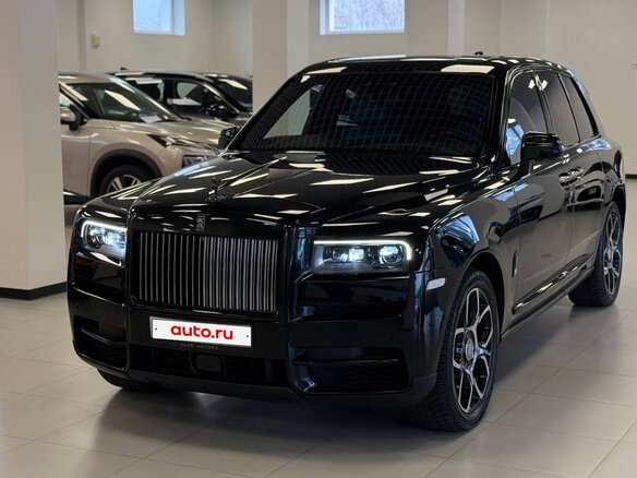 2023 Rolls-Royce Cullinan Black Badge I (Series I), чёрный, 39900000 рублей - вид 1