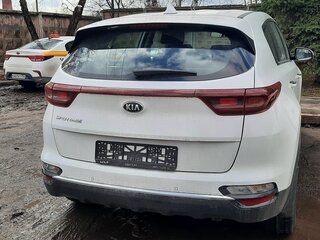 2022 Kia Sportage IV Рестайлинг, белый, 3500000 рублей, вид 5