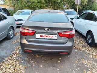 2013 Kia Rio 5-speed III, серый, 680000 рублей, вид 4