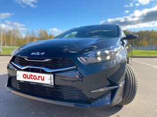 2022 Kia Ceed III Рестайлинг, чёрный, 2400000 рублей, вид 2