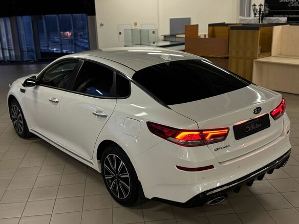 2018 Kia Optima IV Рестайлинг, белый, 2139000 рублей - вид 9