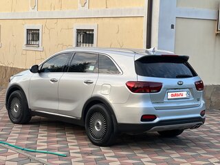 2019 Kia Sorento III Prime Рестайлинг, серебристый, 3550000 рублей, вид 5