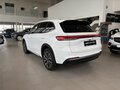 2026 Geely EX5 Гибрид EM-R, белый, 3829990 рублей